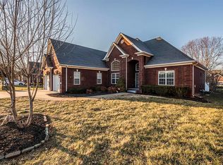 1761 Kenilwood Way, Bowling Green, KY