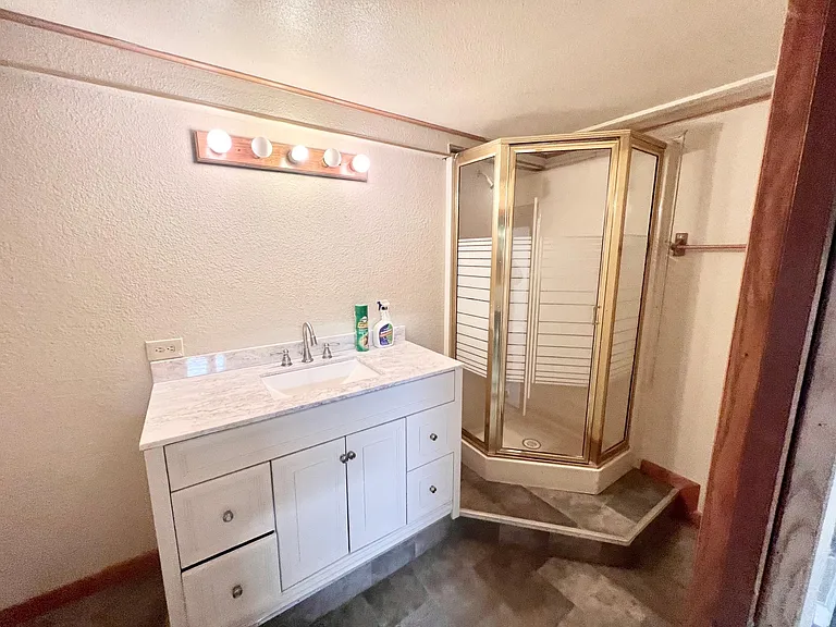 2215 S Castle Way — Photo 18