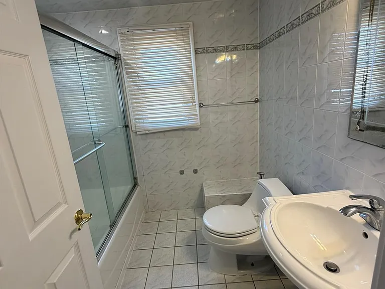 42 Rhodes Dr #HOUSE — Photo 12