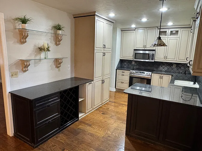 920 Countrywood Ln — Photo 10