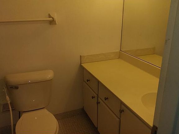 5th image of 1200 West Ave APT 814