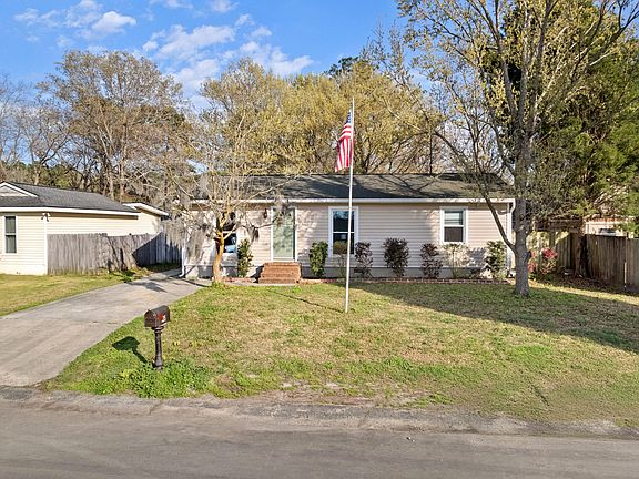 2nd image of 125 Red Cedar Dr