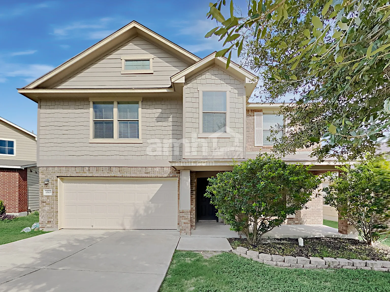 4 bed, 2.5 bath, 2548 sqft, $2,090 — Photo 1
