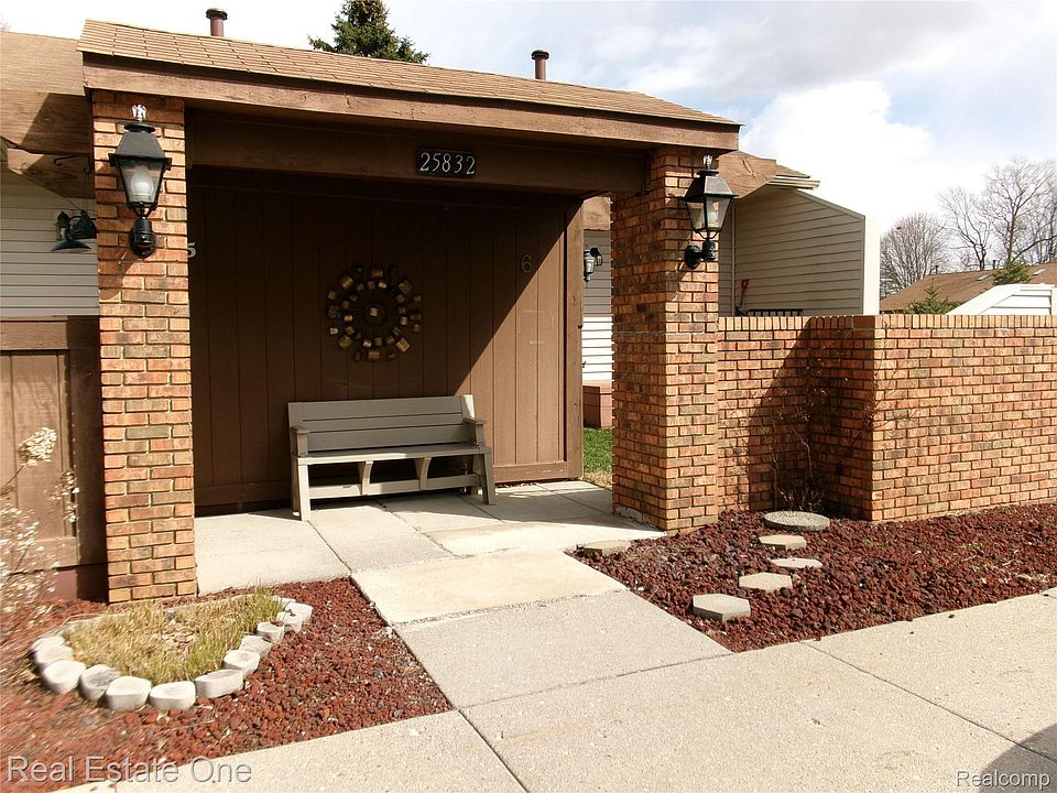 1st image of 25832 Lexington Dr #6