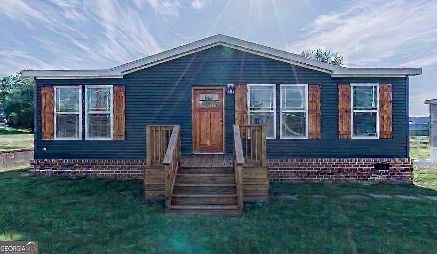 1st image of 113 Stewart Ave NE