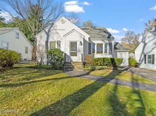 2037 Hoover Rd, Niskayuna, NY 12309