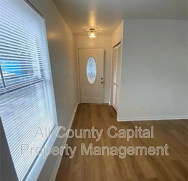 829 Ken St #B — Photo 2