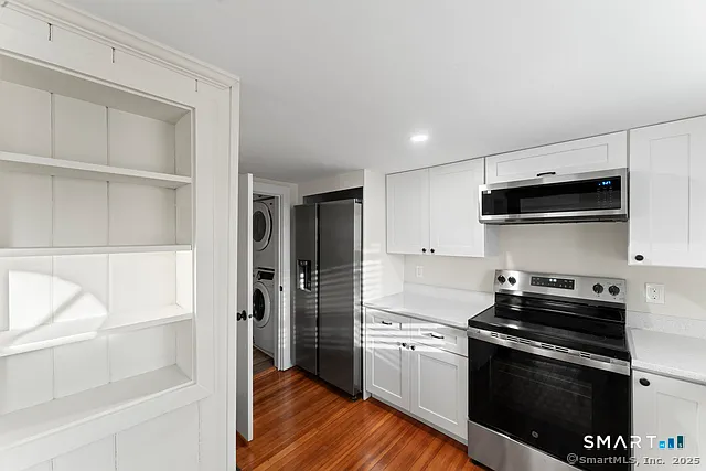 3 Riverside Rd #B — Photo 8