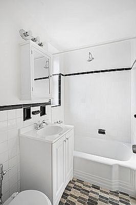 5th image of 1420 York Ave APT 6L