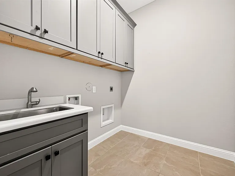 1635 Delta Oaks Dr — Photo 35