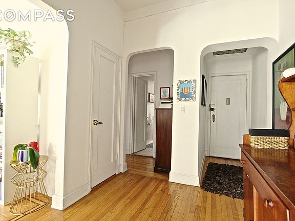 4th image of 27 E 94th St APT 3B
