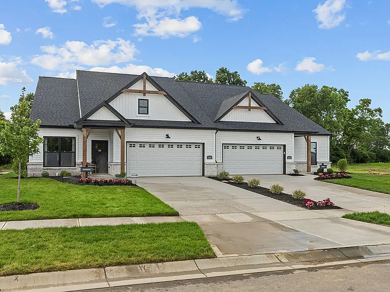 5669 White Pine Ln — Photo 3