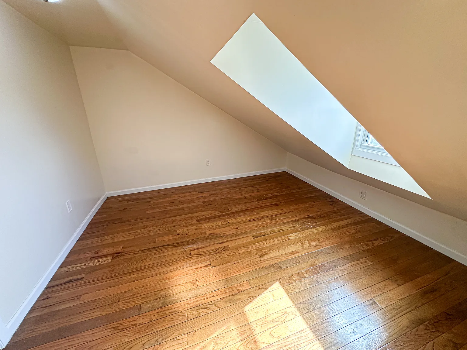 1 bed, $2,000 — Photo 3