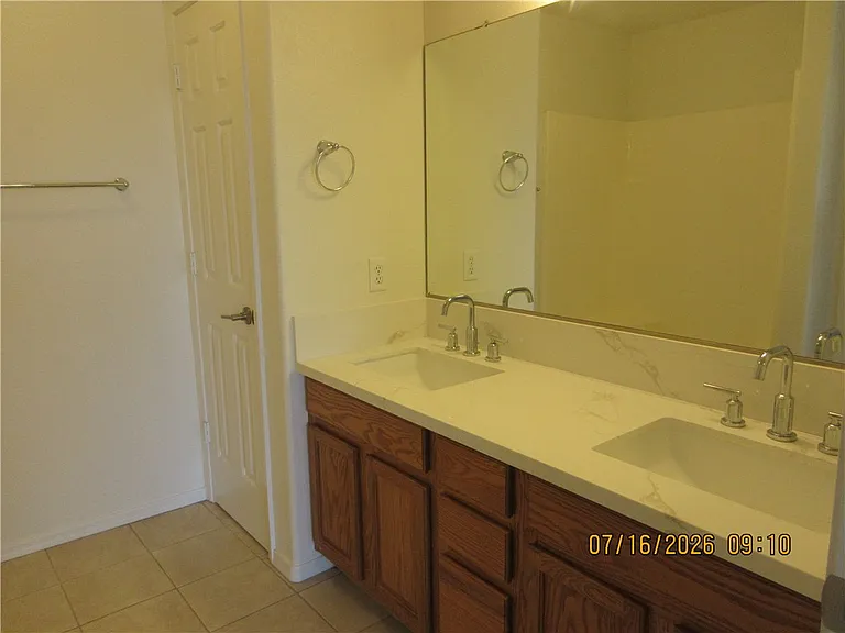 969 E Beverly Ave #A — Photo 11