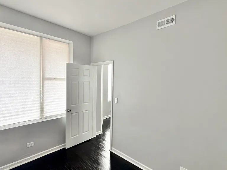 1537 S Saint Louis Ave #3F — Photo 12