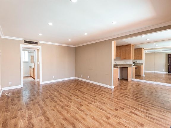 5th image of 1146 E Lexington Dr #23