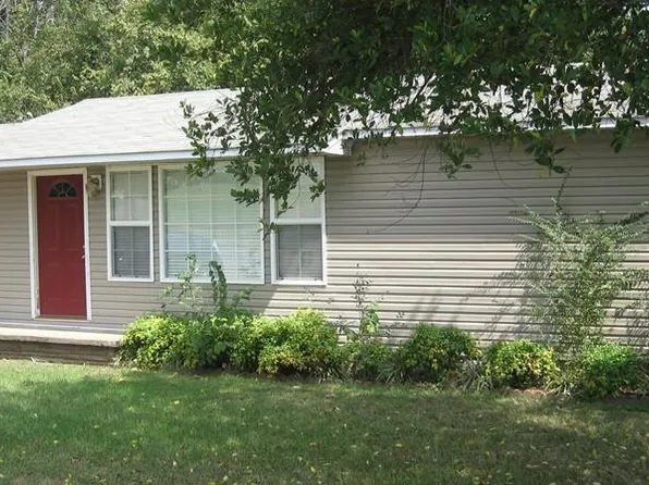 902 N 3rd St, Ozark, AR 72949