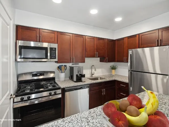 Hampton Manor Apartments & Townhomes