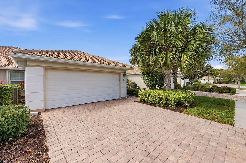 3 bed, 2.0 bath, 1554 sqft, $3,200 — Photo 1