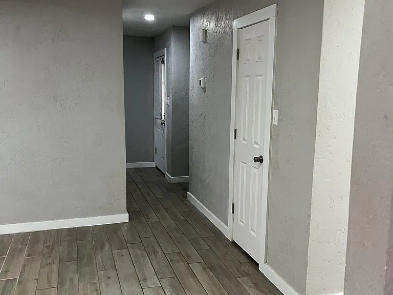 2306 NE Village Dr — Photo 12