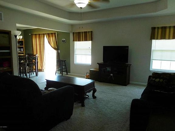 2nd image of 4011 Newcastle Ln