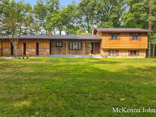 299 S Brooks Rd, Muskegon, MI 49442