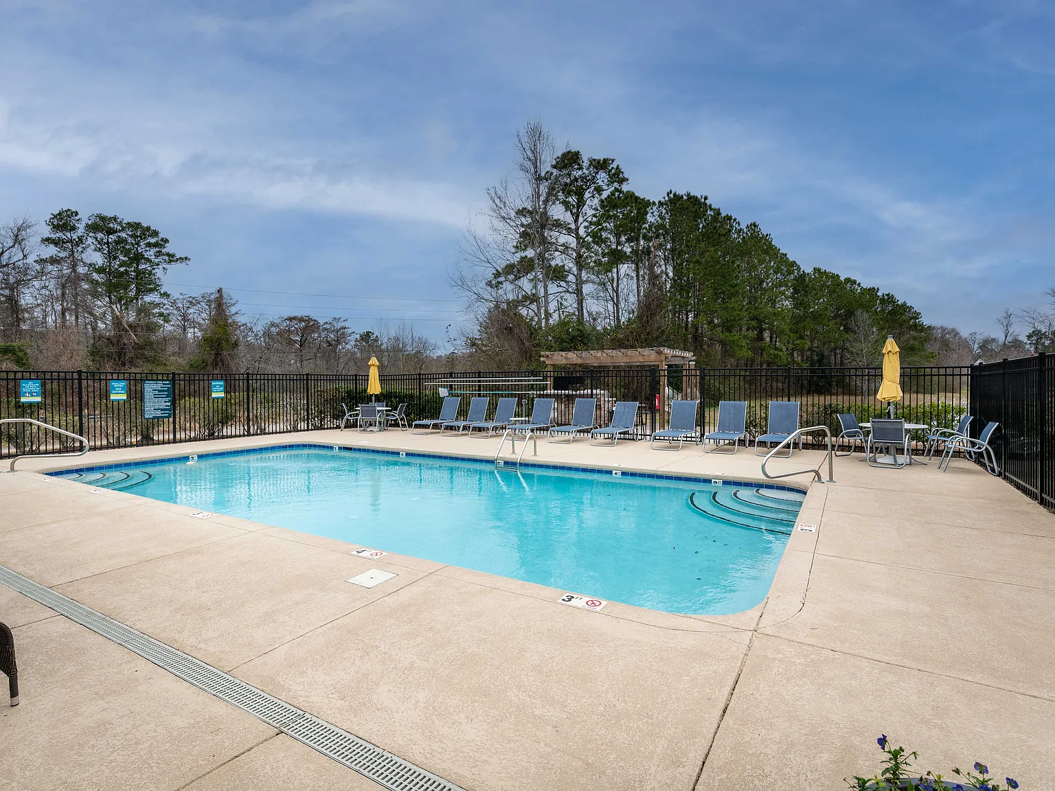 Deerbrook Apartments — Photo 3