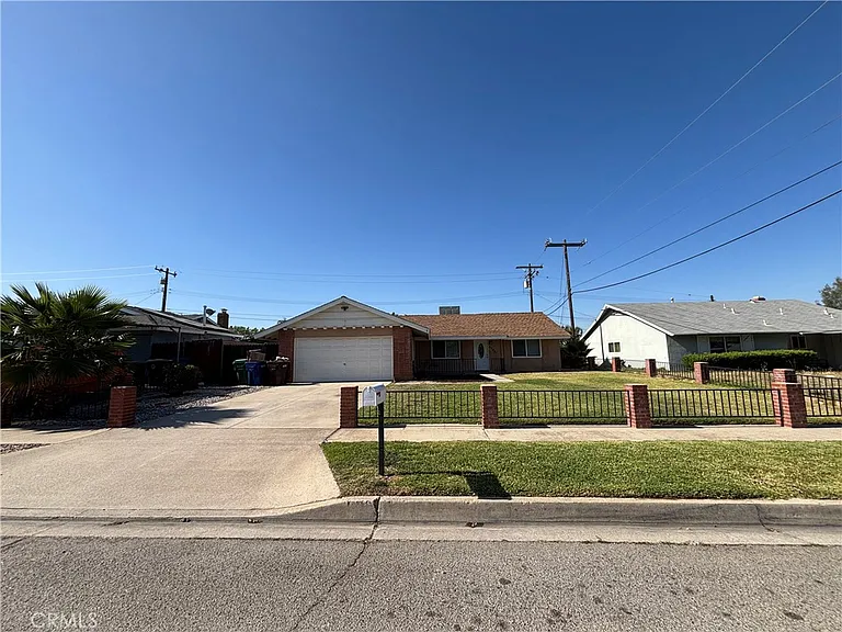 27531 Temple St — Photo 2