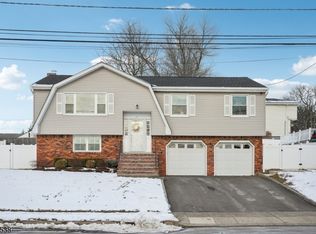 14 Carr Pl, Totowa, NJ