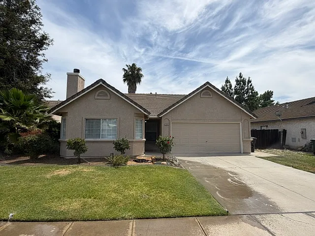 1930 Everett Ct — Photo 2