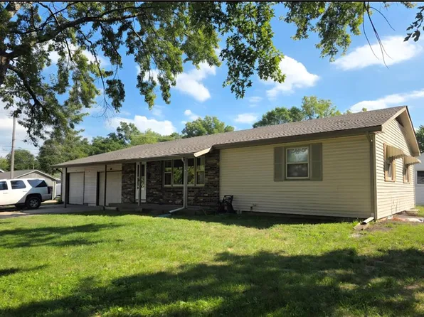 206 E 11th St, Ottawa, KS 66067