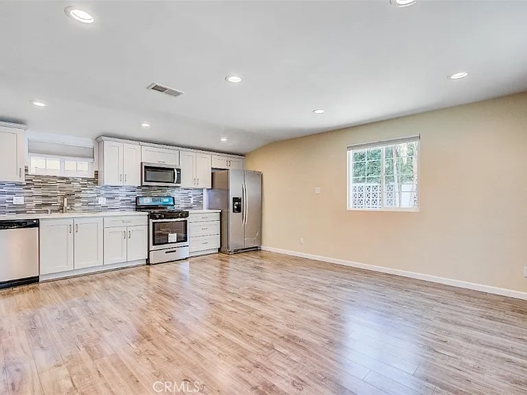 6854 Gentry Ave #ADU — Photo 5