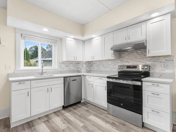 75 Enon St #2, Beverly, MA 01915