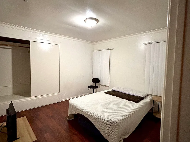 10045 S Saint Andrews Pl — Photo 1