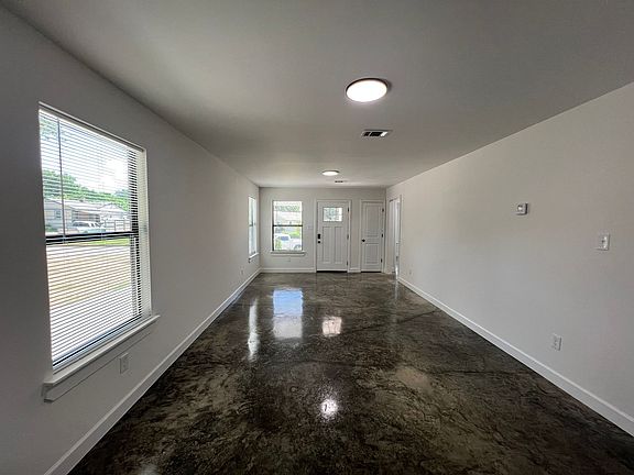 2nd image of 3539 Ashford Rd
