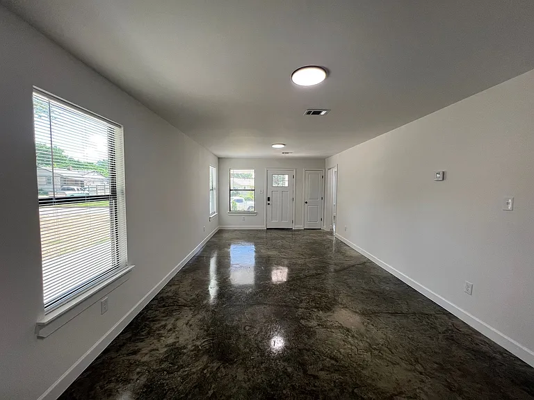 3539 Ashford Rd — Photo 6