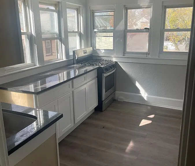 31 Main St #3 — Photo 3