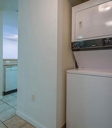3rd image of 185 SE 14th Ter APT 813