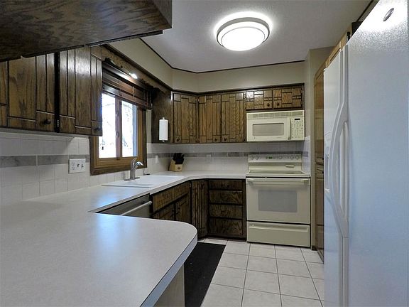 2nd image of 1810 William Ave