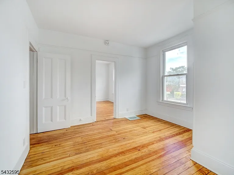 444 N Broad St — Photo 6