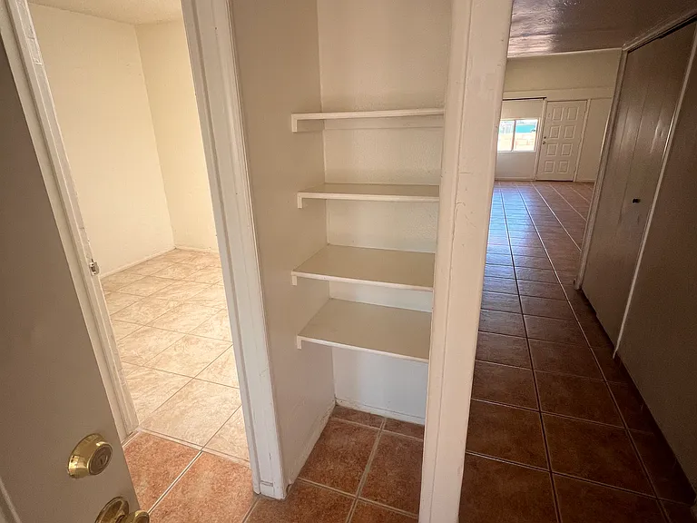926 W Wedwick St — Photo 18