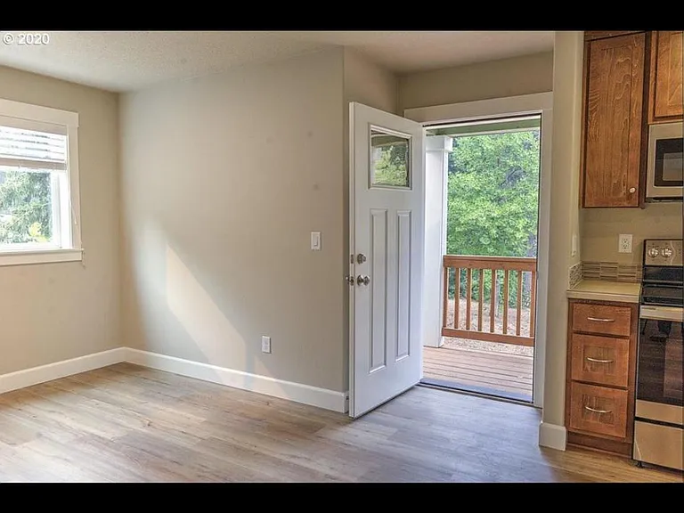 6306 NW Bernie Dr — Photo 2
