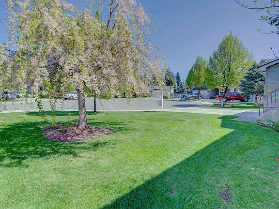 3rd image of 1726 W Monet Dr