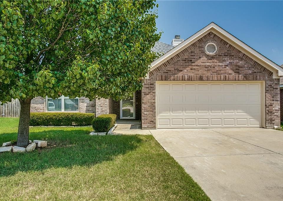 1109 Manhassett Ct, Fort Worth, TX 76140 Zillow
