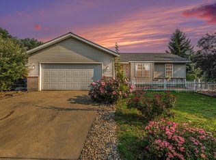 1059 Ida Ave NW, Grand Rapids, MI 49504