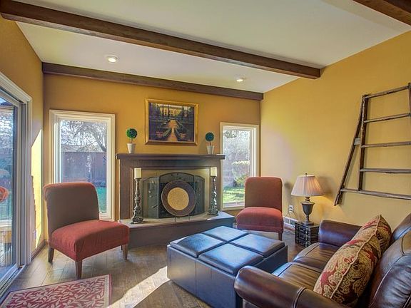 5th image of 132 Meadowbrook Dr