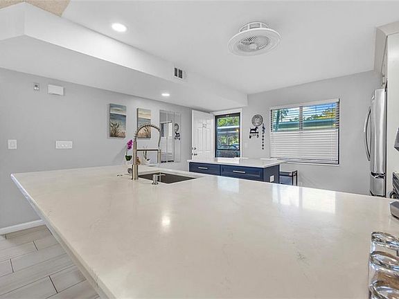 3rd image of 5733 Deauville CIR #G102