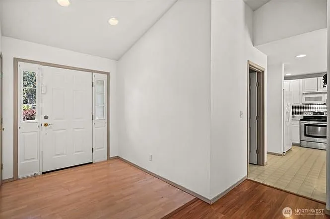 13007 Sunridge Way E — Photo 2