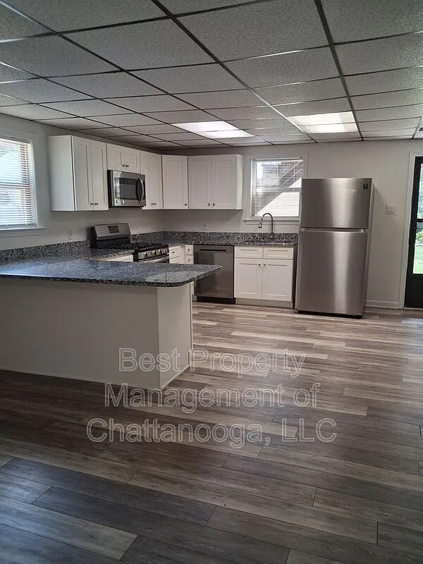 2 bed, 1.0 bath, $1,195 — Photo 1