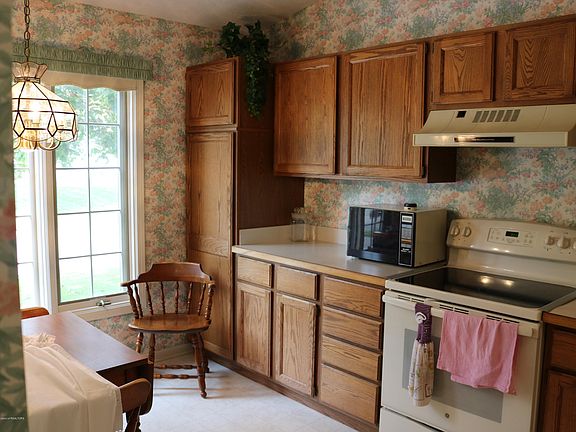 3rd image of 1222 Woodmeadow #163